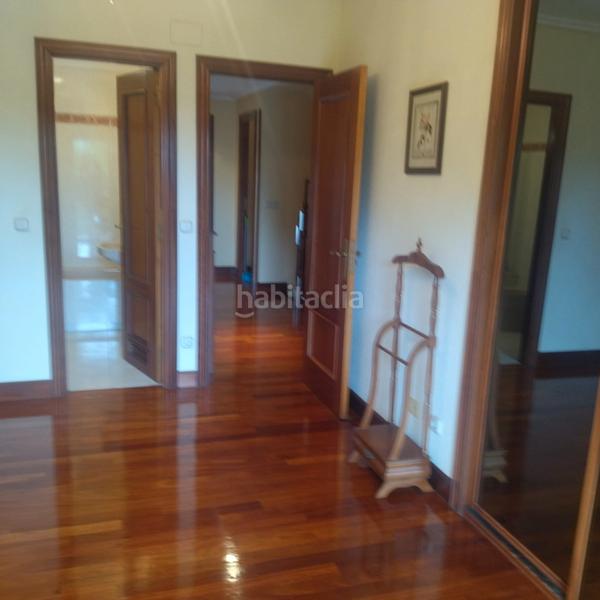 Foto ee56d128-e586-43eb-abc2-41d335a2cb7b. Semi detached house with heating parking in Egia Donostia - San Sebastián