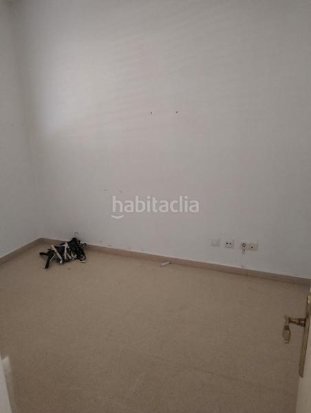 Foto 508985fb-d43c-4da1-8c24-7bcc2746b480. Alquiler piso en carrer d'antoni bori 45 piso para entrar a vivir en Badalona