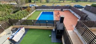 Pis a Viladecavalls. Gran pis al centre de viladecavalls