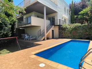 Towny house in Viladecavalls. Casa amb piscina i vistes de postal a viladecavalls