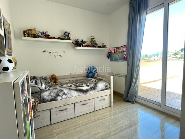 Foto 83071c53-d40d-4abd-a581-b2d64cc7736c. Casa aparellada amb xemeneia calefacció aparcament piscina a Viladecavalls