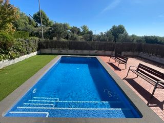 Duplex  Carrer llevant. Pràctic i ampli dúplex al centre de viladecavalls