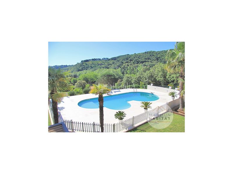 Foto 0197ea38-ba06-4c1c-b7c6-0b69699f79f2. Haus mit parking pool in Arenys de Munt