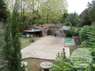 Rent House in Sant Iscle de Vallalta. Masía antiguo molino de aguarestaurante con inquilino