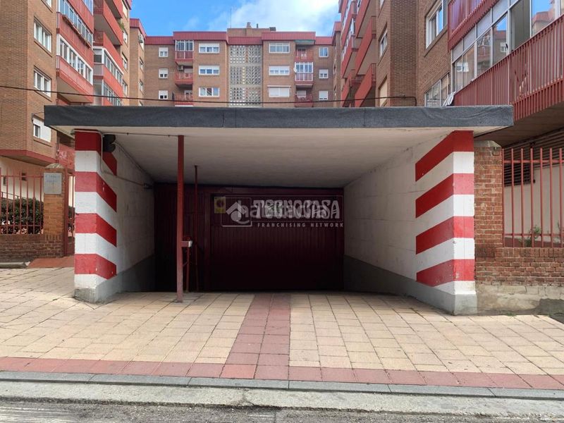Foto cf971ea5-0aa8-4364-a25a-4043e86ff2a3. Aparcament cotxe a La Rubia Valladolid