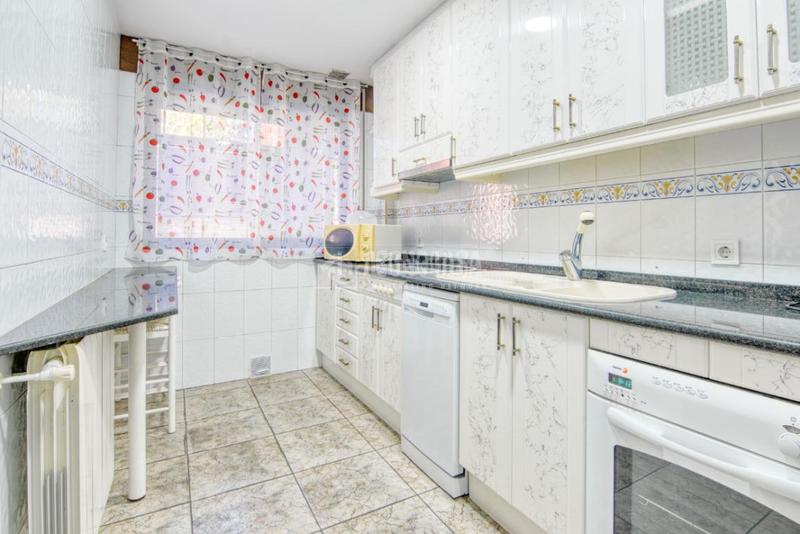 Foto 23e32027-5283-4bc4-bd57-7ce70336c30f. Casa pareada casa en venta en Las Villas - Valparaiso - El Peral Valladolid