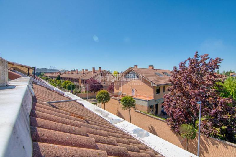 Foto 350ed78d-1bd9-4693-b16d-e773fd64a8c8. Casa pareada casa en venta en Las Villas - Valparaiso - El Peral Valladolid