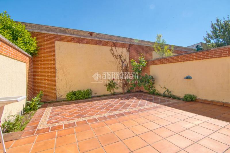 Foto 5e0cc205-0905-4660-bdaa-e51119028496. Casa pareada casa en venta en Las Villas - Valparaiso - El Peral Valladolid