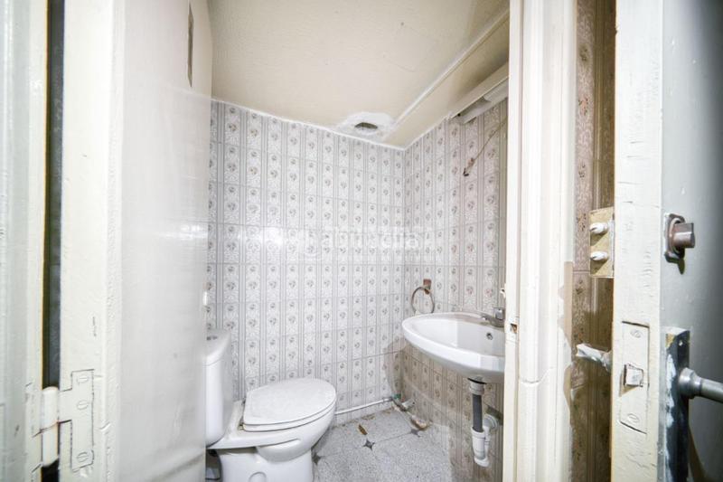 Foto 8ae72505-36e1-4e50-a550-41fe4bede87c. Lloguer local comercial a La Rubia Valladolid