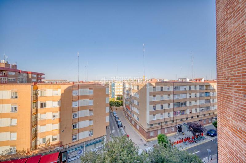 Foto 71d4deaa-b884-4b4d-8ff9-2392f9bd6585. Piso  en venta en La Rubia Valladolid