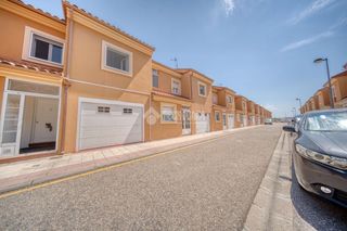 Casa pareada en Aldeamayor de San Martín