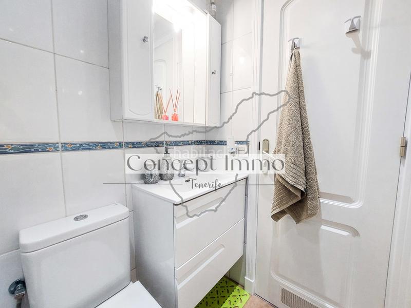Foto 38923bf7-9a5c-488d-90d2-8797e038ef15. Planta baja apartamento en planta baja moderno y amueblado con una gran terraza con vistas al mar y piscina! en Adeje