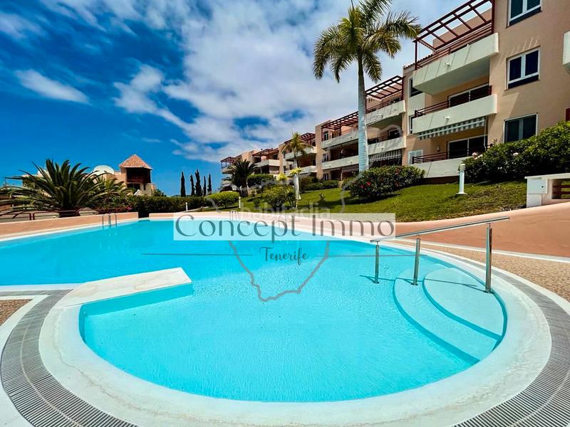 Foto 71b734d0-41da-4d8d-854f-e18d56ae508b. Planta baja apartamento en planta baja moderno y amueblado con una gran terraza con vistas al mar y piscina! en Adeje