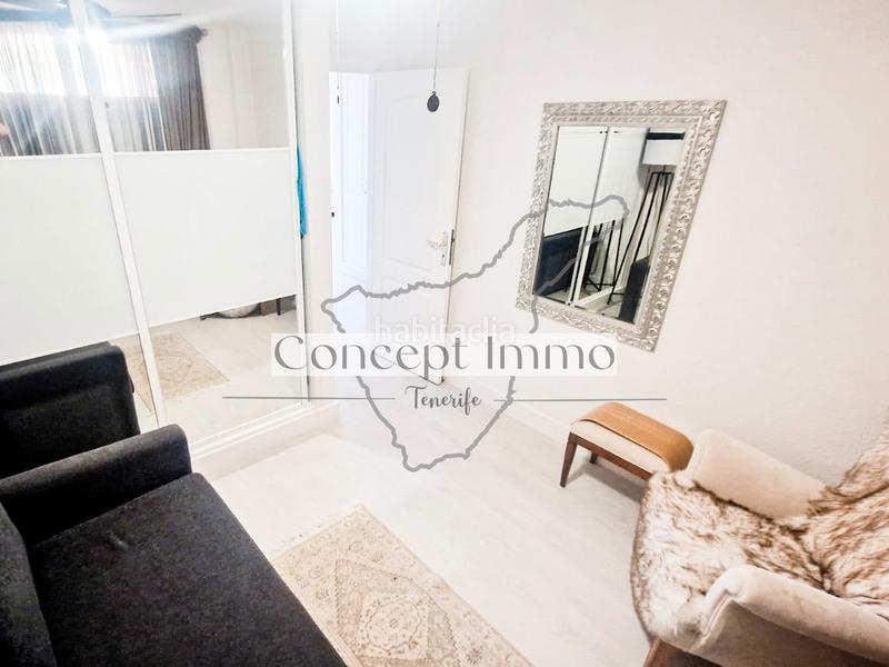 Foto 7cc34a8d-ab22-420e-962a-bf8f40c20567. Planta baja apartamento en planta baja moderno y amueblado con una gran terraza con vistas al mar y piscina! en Adeje