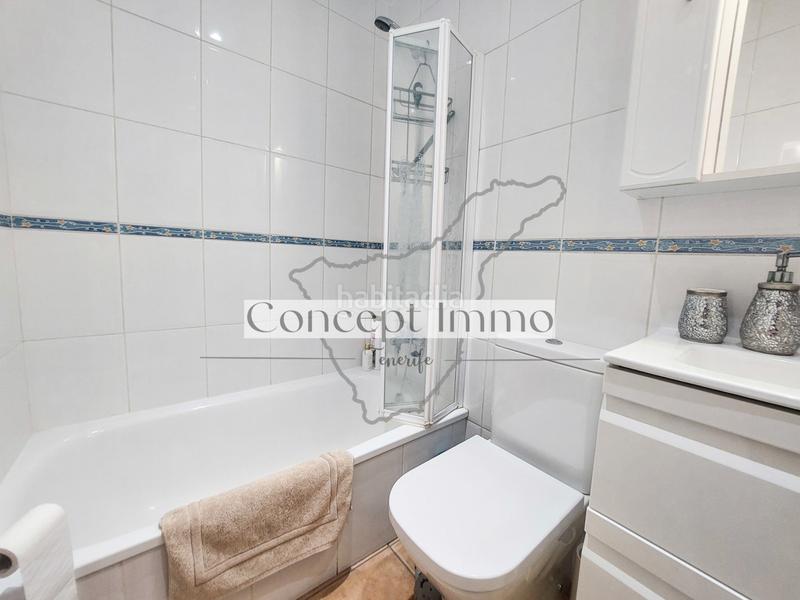 Foto d3d0dece-dac9-4c23-8eac-daad5078d46a. Planta baja apartamento en planta baja moderno y amueblado con una gran terraza con vistas al mar y piscina! en Adeje