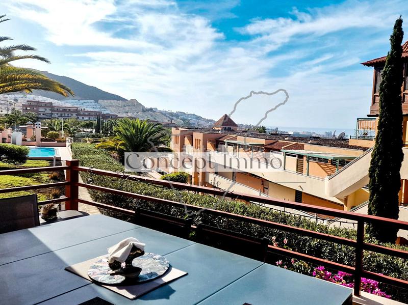 Foto f9601f02-2362-48a2-8a95-f1ac673432c1. Planta baja apartamento en planta baja moderno y amueblado con una gran terraza con vistas al mar y piscina! en Adeje