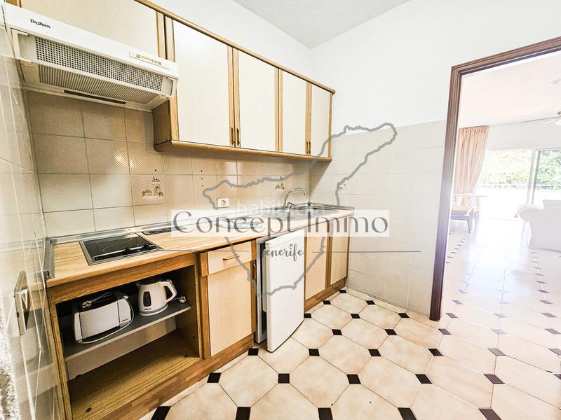 Foto 5652800a-9ffe-40d7-ba1c-16f7a4b8c31f. Piso en calle finlandia 3 estudio luminoso y amueblado con gran terraza y piscina climatizada en el complejo! en Adeje