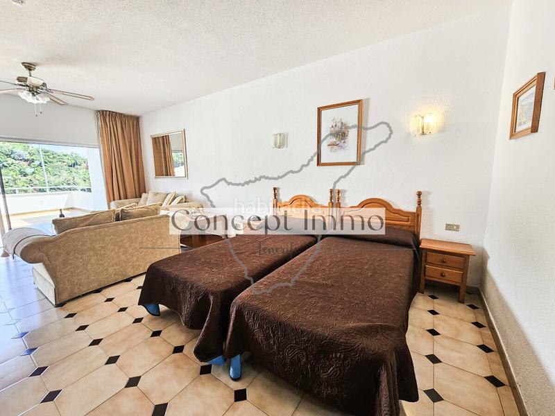 Foto a96e46ef-f675-4074-8220-4bfb22c1edda. Piso en calle finlandia 3 estudio luminoso y amueblado con gran terraza y piscina climatizada en el complejo! en Adeje
