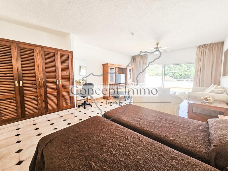 Foto d5cf97de-0372-46b1-a385-28c68a6ce5b4. Piso en calle finlandia 3 estudio luminoso y amueblado con gran terraza y piscina climatizada en el complejo! en Adeje