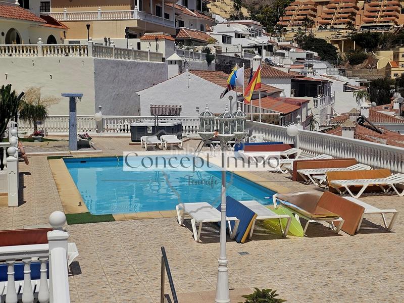 Foto f47e8d51-cd53-4088-aa9a-7a4fb1cb7d16. Estudio  luminoso y amueblado con gran terraza y piscina climatizada en el complejo! en Adeje