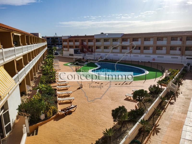Foto f20f7bd1-123c-4aee-890d-72224c3e38d0. Estudio en calle ulises 1 estudio amueblado en aparthotel primera línea del mar con piscina climatizada y licencia vv! en Arona