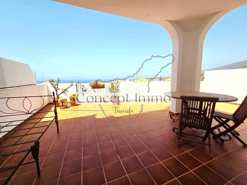 Foto 20cc15cb-aec4-4bed-bd46-7324494f743d. Alquiler planta baja apartamento amueblado de 1 dormitorio con un hermoso jardín privado y gran terraza con vistas al mar en Adeje