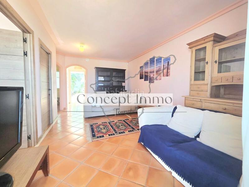 Foto 39b21abc-df44-4999-85e8-c4665cb22af7. Alquiler planta baja apartamento amueblado de 1 dormitorio con un hermoso jardín privado y gran terraza con vistas al mar en Adeje