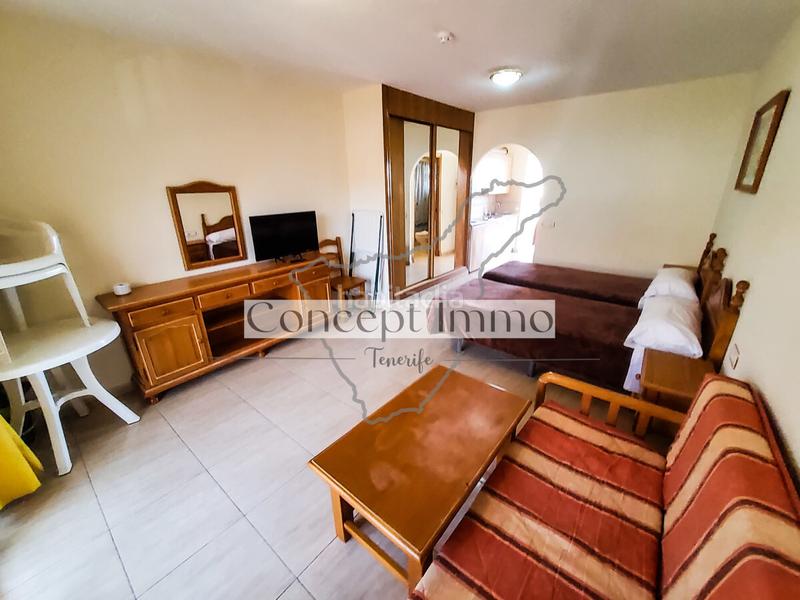 Foto 0f2fe86c-f5b5-43e6-89fa-a7761ea098e5. Estudio en calle ulises 1 estudio amueblado en aparthotel primera línea del mar con piscina climatizada y licencia vv! en Arona