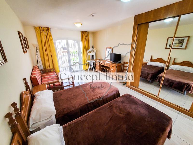 Foto 2120f2a1-c4bb-42fd-b1fb-1ef1292e302f. Estudio en calle ulises 1 estudio amueblado en aparthotel primera línea del mar con piscina climatizada y licencia vv! en Arona