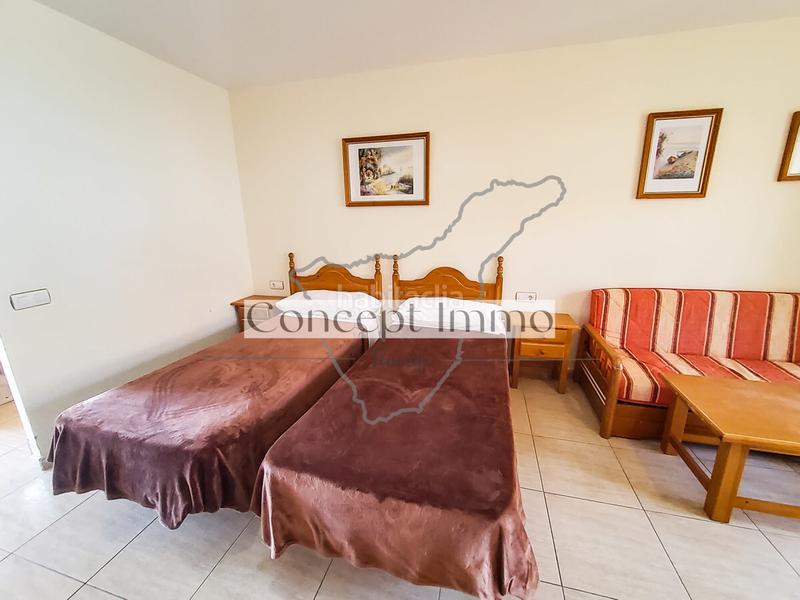 Foto 8328f0ae-65d6-4d5e-9772-90871e248755. Estudio en calle ulises 1 estudio amueblado en aparthotel primera línea del mar con piscina climatizada y licencia vv! en Arona