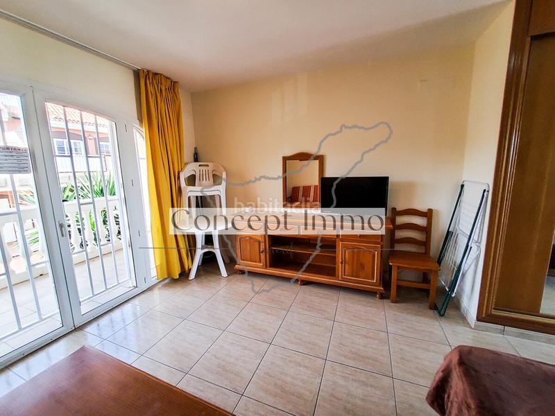 Foto 9b80780c-bbdc-4e7c-96d6-7576fe34745a. Estudio en calle ulises 1 estudio amueblado en aparthotel primera línea del mar con piscina climatizada y licencia vv! en Arona