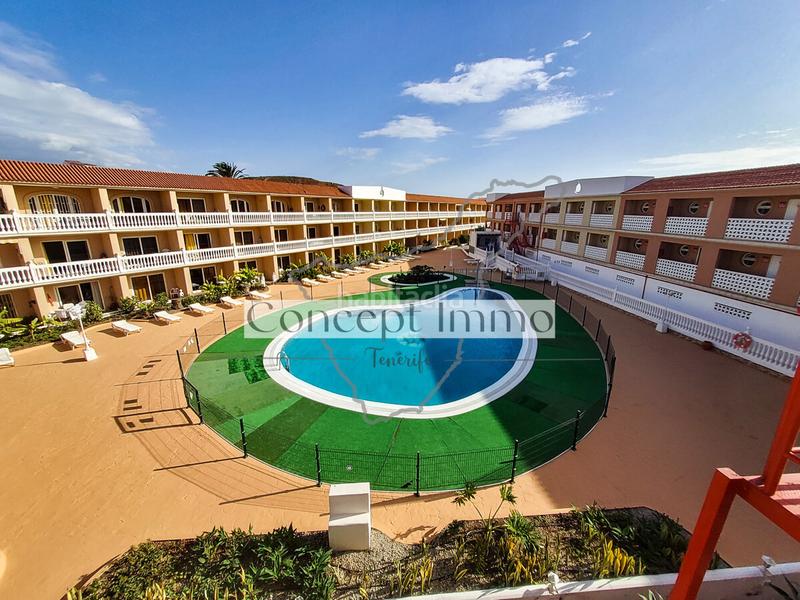 Foto b6ec2bfe-6dbd-4e49-a0bc-a4e7128b4176. Estudio en calle ulises 1 estudio amueblado en aparthotel primera línea del mar con piscina climatizada y licencia vv! en Arona