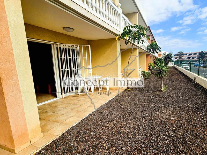 Foto e86097df-99a9-44f0-b5db-b78e98019760. Estudio en calle ulises 1 estudio amueblado en aparthotel primera línea del mar con piscina climatizada y licencia vv! en Arona