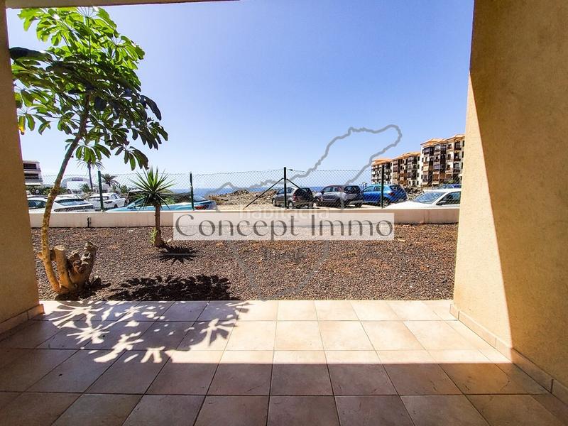 Foto f784bdf4-1b9f-44a4-9f2e-1ffae6d23b37. Estudio en calle ulises 1 estudio amueblado en aparthotel primera línea del mar con piscina climatizada y licencia vv! en Arona