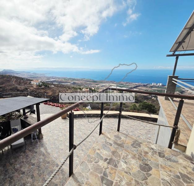 Foto 9871edf4-9a10-48e3-82e9-b6e26b654cd4. Casa amb aparcament a Casco Urbano Adeje