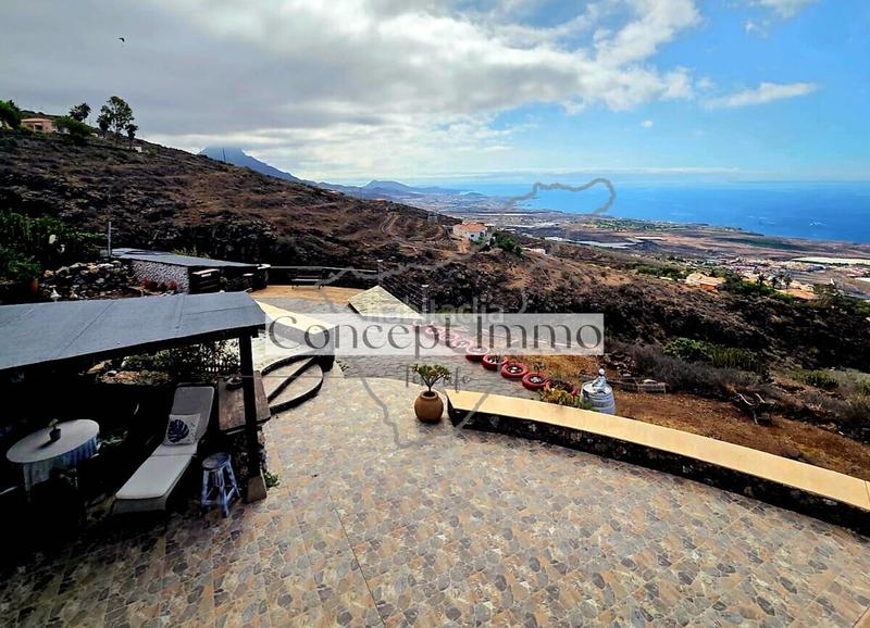 Foto ca46b674-a47e-4689-a5f6-62352e82e154. Casa amb aparcament a Casco Urbano Adeje