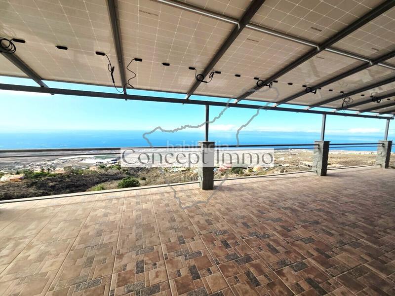 Foto fa96a0ee-efc3-4306-8346-4e3cd99526f2. Casa amb aparcament a Casco Urbano Adeje