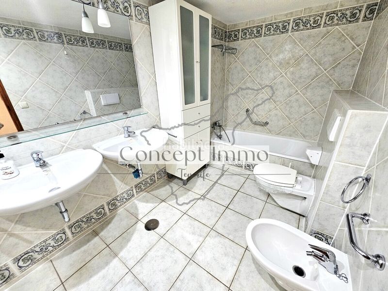 Foto a8c2618b-baeb-4264-abd1-ab196d4652a0. Pis amb piscina a San Eugenio Bajo Adeje