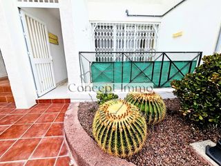 Planta baixa  Calle madrid. Apartamento en planta baja con 2 dormitorios, terraza y piscina