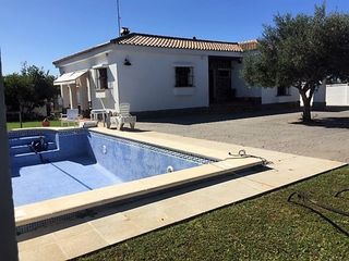 Chalet en N�cleo urbano. Villa cortijo