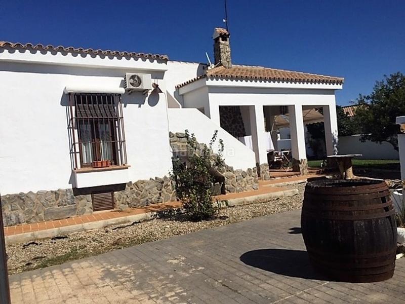 Foto 29a5b4d6-7a35-486c-9d0d-05091357b0b2. Chalet con riscaldamento piscina in Núcleo urbano Chiclana de la Frontera
