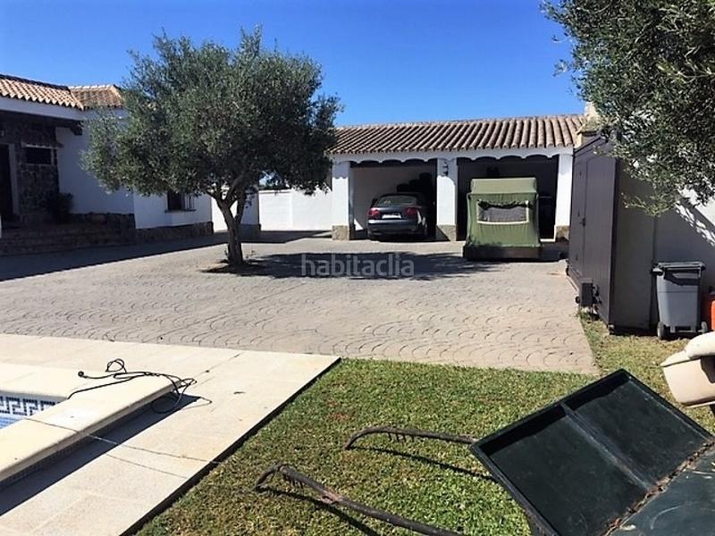 Foto 3b7eb102-2d2d-4166-ba4d-730cfdcc68b0. Chalet con riscaldamento piscina in Núcleo urbano Chiclana de la Frontera