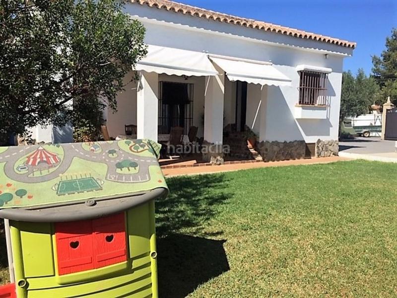 Foto 81b265b6-8fbd-41f0-a012-a80d5ecb30fa. Chalet con riscaldamento piscina in Núcleo urbano Chiclana de la Frontera