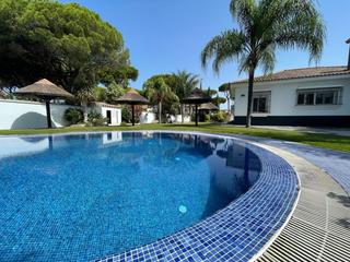 Xalet a Los Gallos. Villa paradise