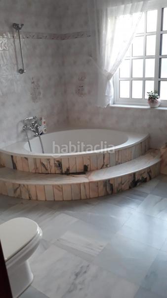 Foto 1e37bc53-9c98-46fd-8e66-55fb0f64a4bc. Chalet con riscaldamento parcheggio piscina in Núcleo urbano Chiclana de la Frontera