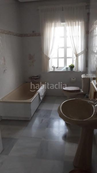 Foto 79c3f516-495b-4f23-a341-9d3b83e5a80e. Chalet con riscaldamento parcheggio piscina in Núcleo urbano Chiclana de la Frontera