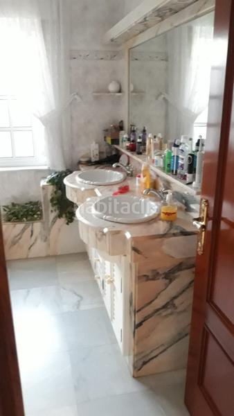 Foto b4b5834c-2584-4449-8abd-1f778f77be98. Chalet con riscaldamento parcheggio piscina in Núcleo urbano Chiclana de la Frontera