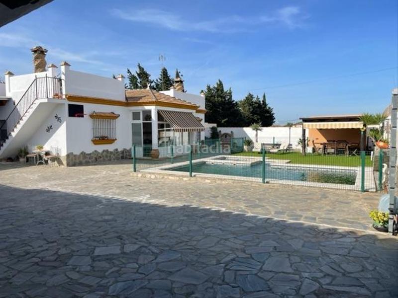 Foto 9cb5ed47-340a-4978-8ad8-e1347f612a63. Chalet con riscaldamento piscina in Pelagatos - Pago del Humo Chiclana de la Frontera