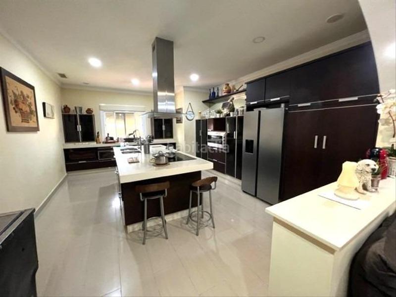 Foto f8719ad7-fd57-4c60-bb9d-b537b088a8ee. Xalet amb calefacció aparcament piscina a Las Lagunas - Campano Chiclana de la Frontera