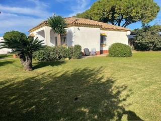 Chalet à Las Lagunas - Campano. Villa arcilla